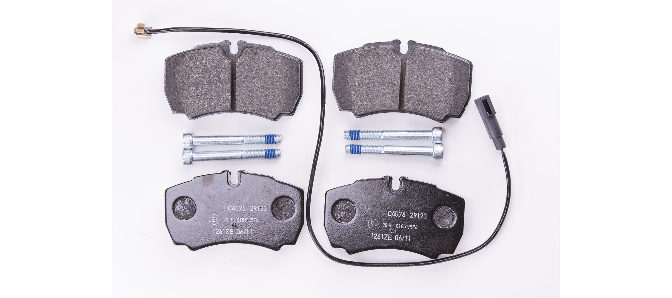 HELLA Brake pad set Article number: 8DB 355 005-421 cheaply