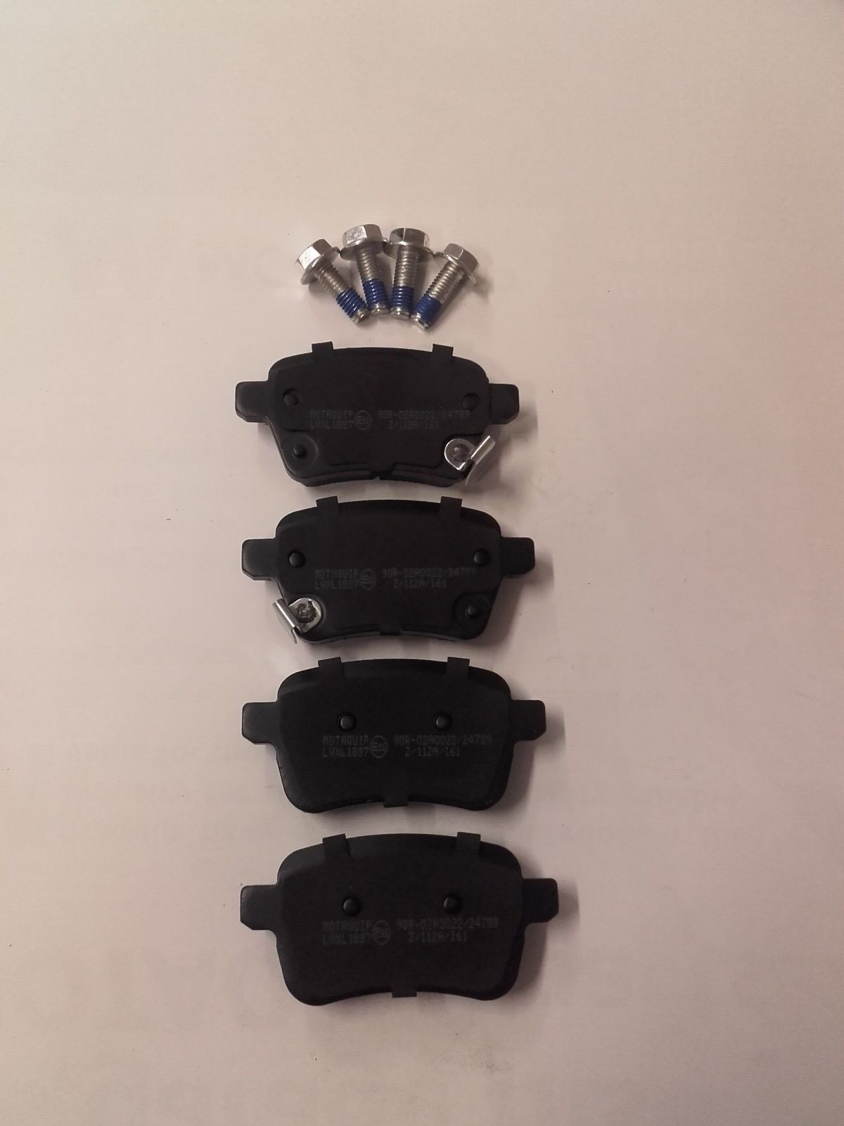MOTAQUIP Brake pad set Article number: LVXL1837 cheaply