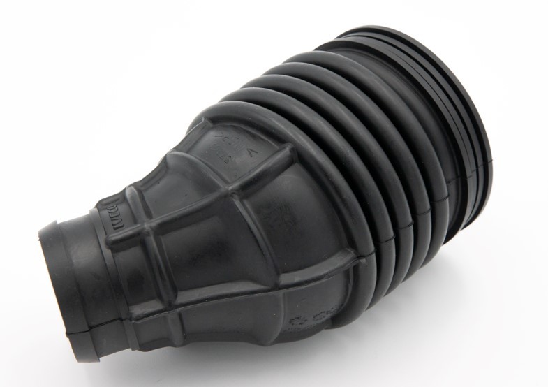 IVECO Charger intake hose Article number: 500366844 cheaply