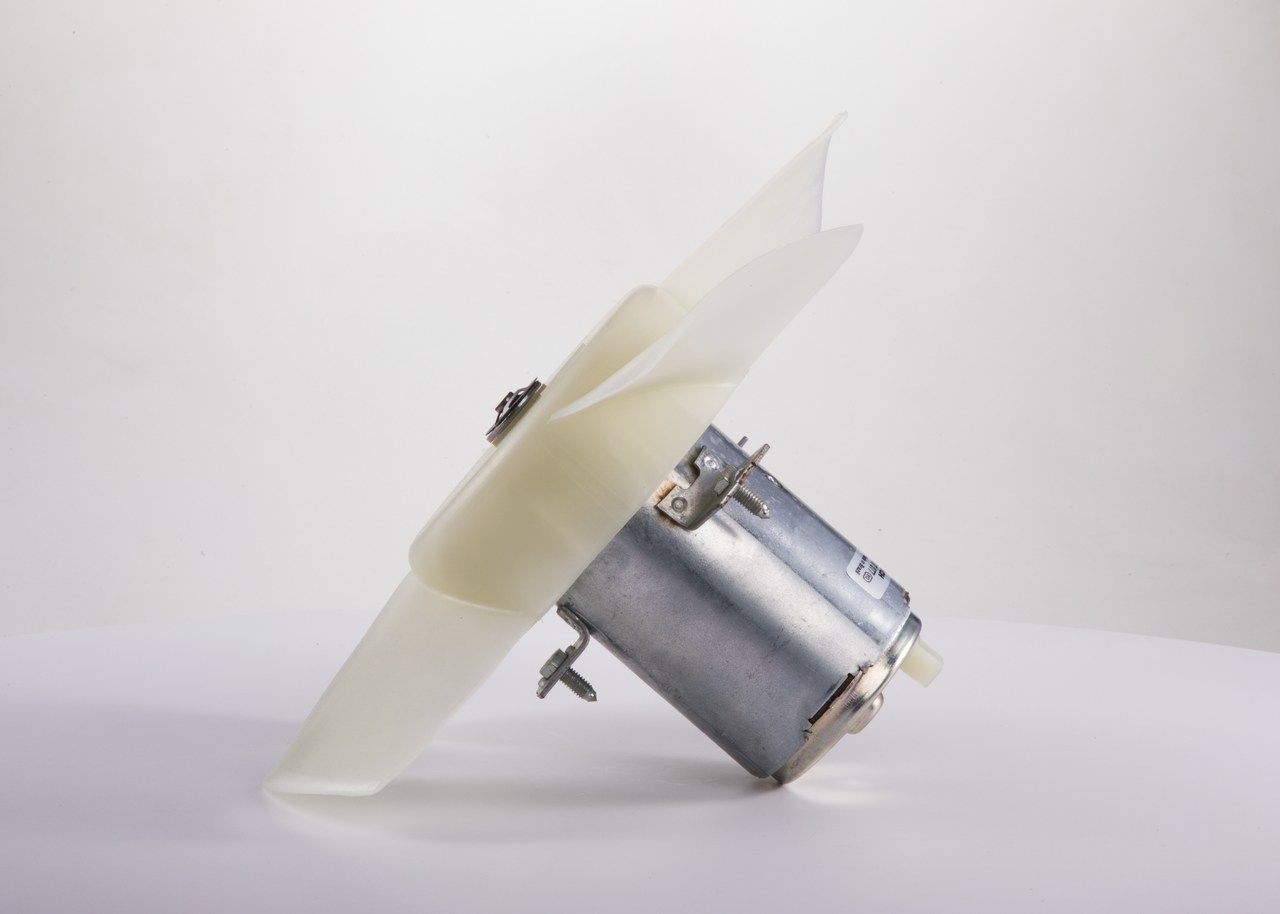 BOSCH 0 130 107 077 Elektromotor, kølerventilator JETTA 1.6 (EM) 75 HK Benzin 1987