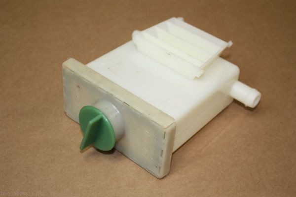 AUTOMEGA 110074510 Ekspansionsbeholder, Hydraulikolie- servostyring JETTA 1.6 TD 70 HK Diesel 1987