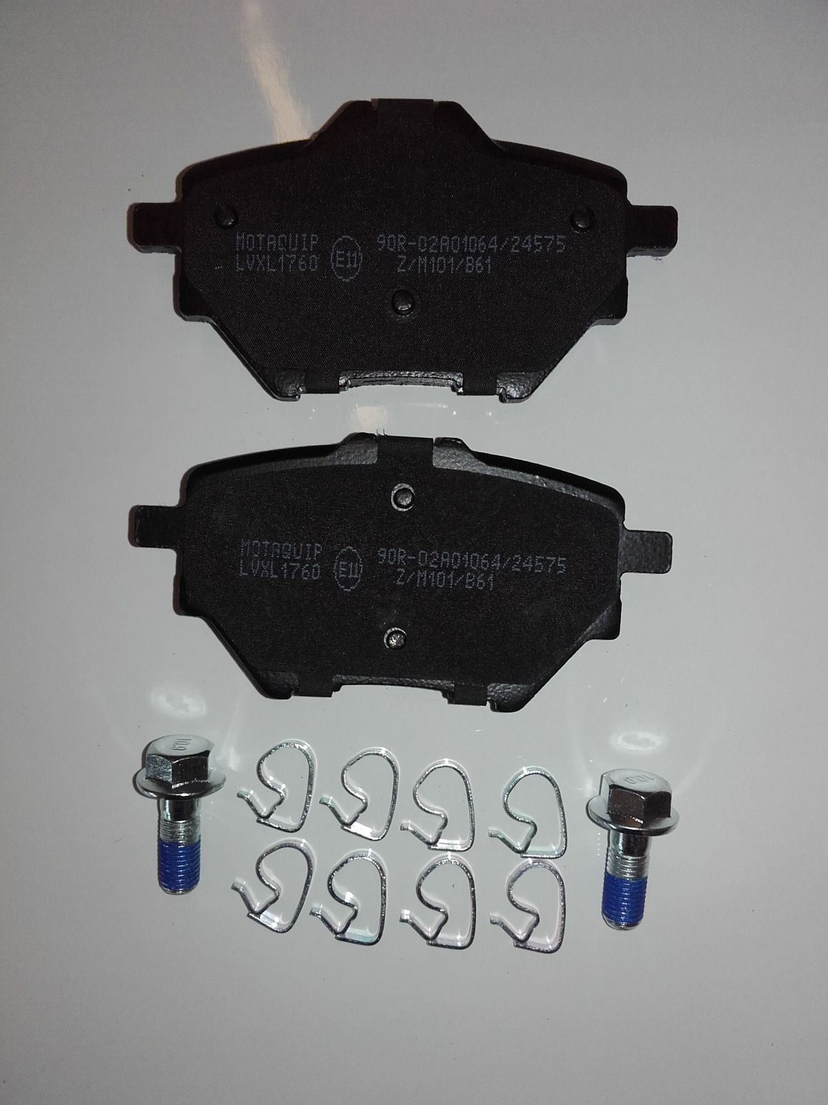 MOTAQUIP Brake pad set Article number: LVXL1760 cheaply