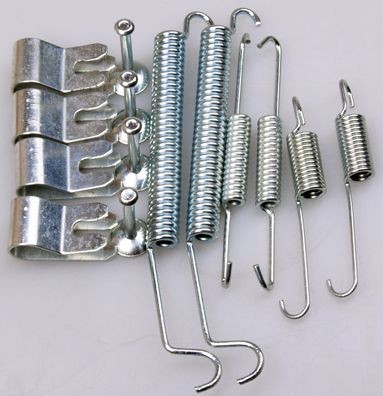 DENCKERMANN B160133 Kit accessori, Ganasce freno COLT 1.5 (Z23A) 109 CV Benzina 2012