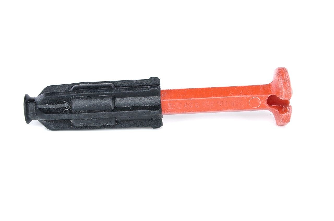 BOSCH 0 356 150 022 Plug, spark plug C-Class C 220 2.2 (202.022) 150 PS Petrol 2000