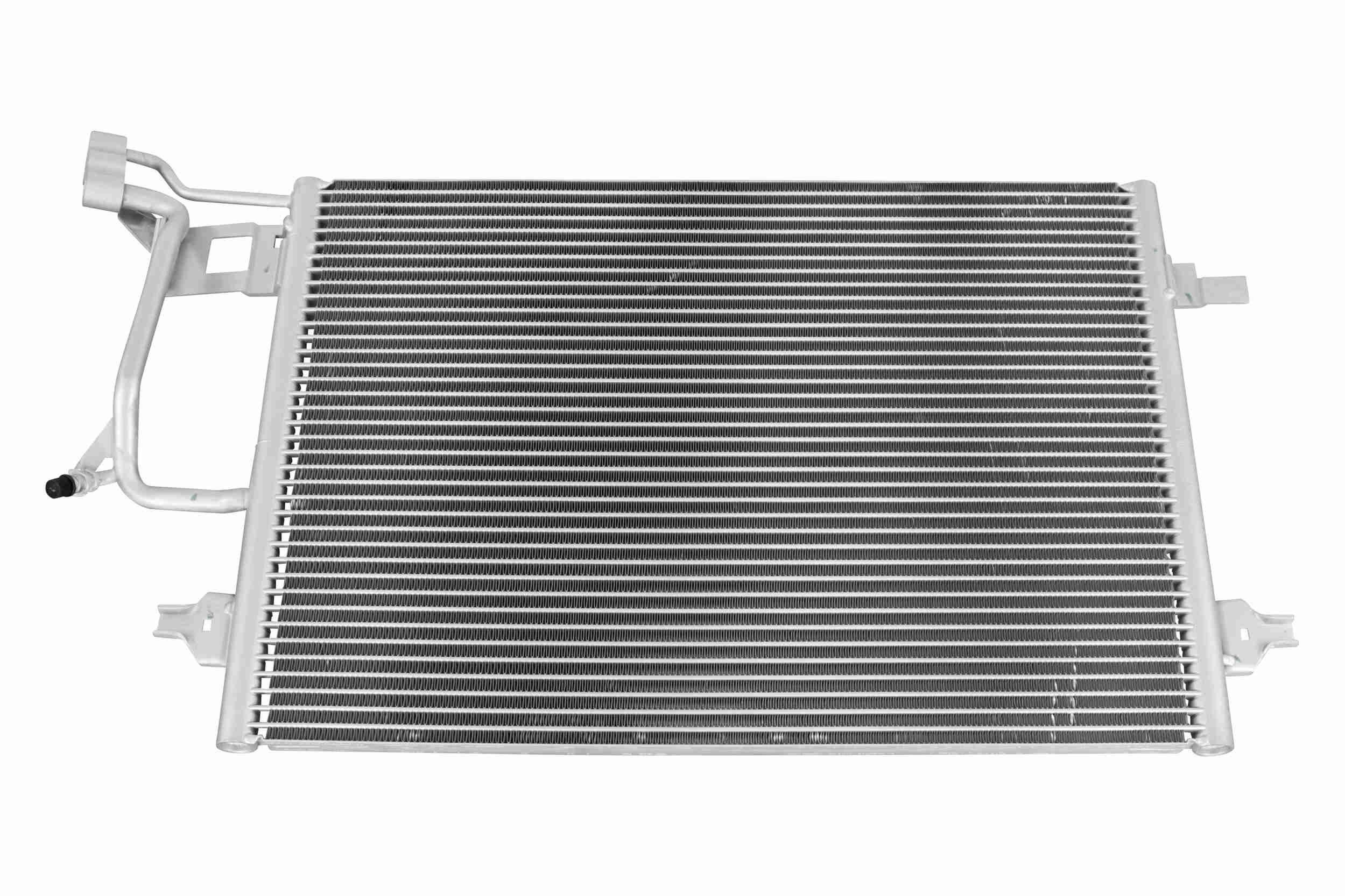 VEMO Air conditioning condenser Article number: V15-62-1045 cheaply