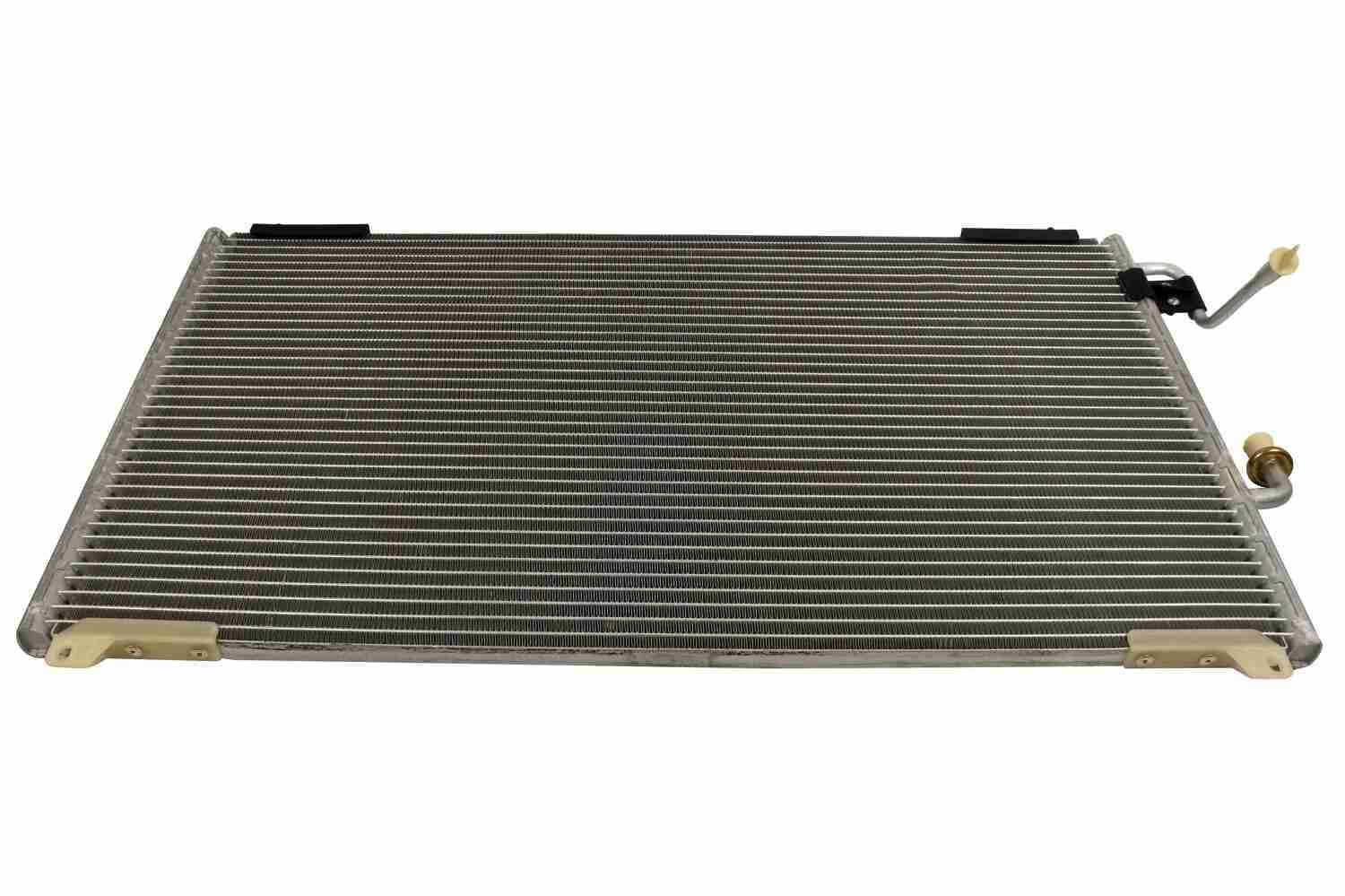VEMO Air conditioning condenser Article number: V42-62-0011 cheaply