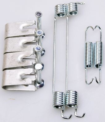 DENCKERMANN B160109 Accessory Kit, brake shoes YPSILON 1.3 D Multijet (312.YXE1A, 312.YXU1A) 95 PS Diesel