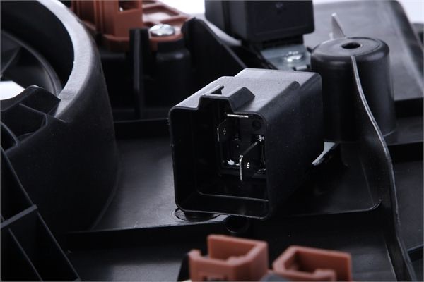 NISSENS Pompe à eau additionnelle UGS: 831392 à peu de frais